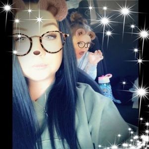 Meet your Posher, Elle